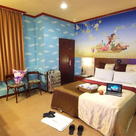 Golden Swallow Hotel Hsinchu stad Exteriör bild