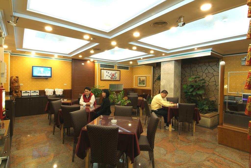 Golden Swallow Hotel Hsinchu stad Exteriör bild