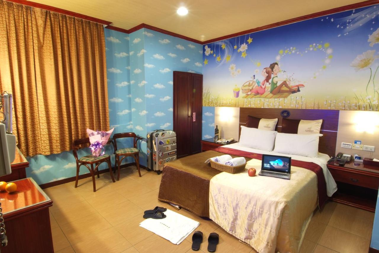 Golden Swallow Hotel Hsinchu stad Exteriör bild