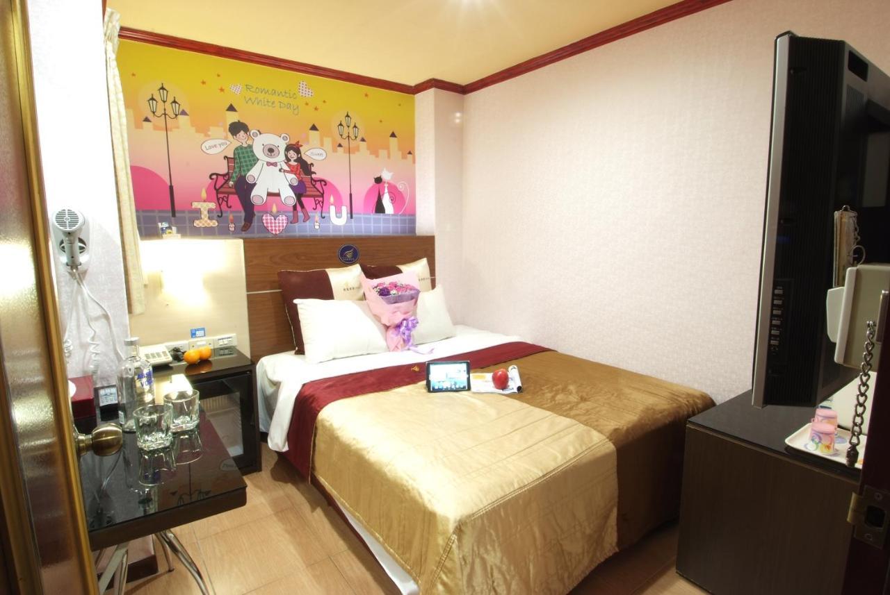 Golden Swallow Hotel Hsinchu stad Exteriör bild